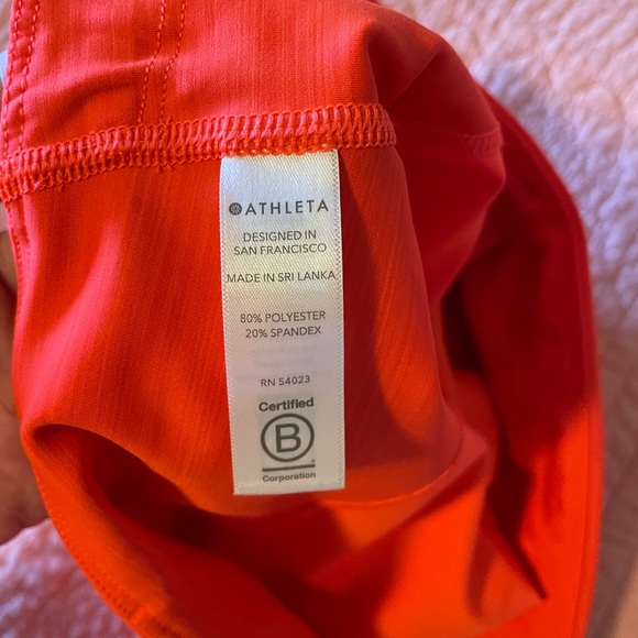 Athleta Ultimate Shorts Size L - Picture 4 of 5
